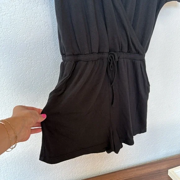 32 Degrees Romper Black size Medium - Picture 7 of 10